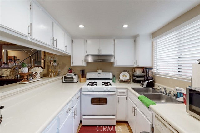 Kitchen Emily .JPG