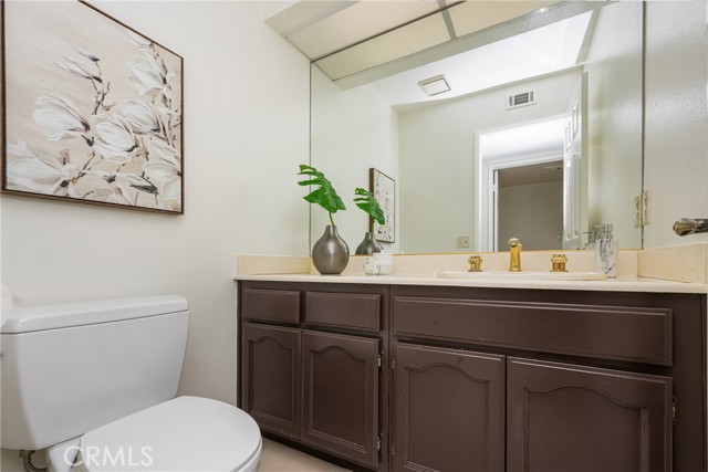 580 S Londerry Ln, Anaheim Hills CA: https://media.crmls.org/medias/39483b53-df83-4748-9d5a-b8e302615d84.jpg