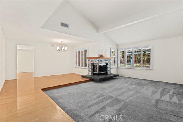 3919 Southhampton Road, Moorpark CA: https://media.crmls.org/medias/39486b1e-87e7-4ee4-b9e4-7a86c71c8c01.jpg
