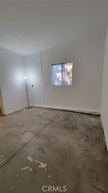 10221 Lawson Avenue, Adelanto CA: https://media.crmls.org/medias/3948dc82-ee45-413e-a18d-0539238fb759.jpg