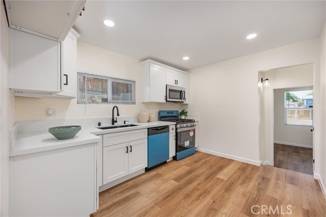 326 Water Street, Bakersfield CA: https://media.crmls.org/medias/3949d677-a0b9-4a70-8c24-b33309b24ef9.jpg
