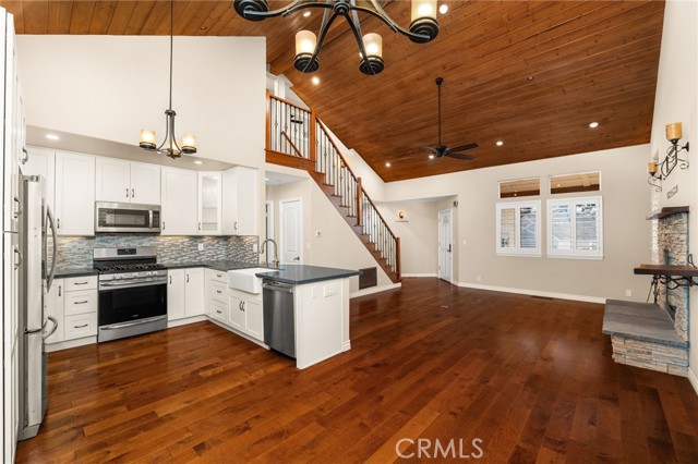 Detail Gallery Image 12 of 45 For 1158 Klondike, Lake Arrowhead,  CA 92352 - 4 Beds | 2/1 Baths