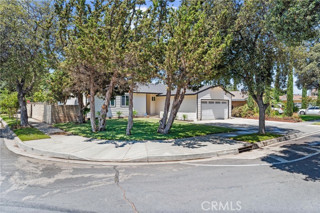 325 S Valley Street, Anaheim CA: https://media.crmls.org/medias/394ada18-a8db-44ea-a85f-be12d9ad0818.jpg