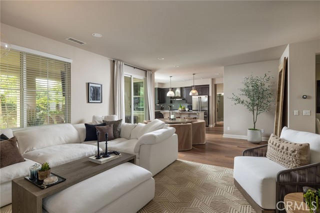 Detail Gallery Image 7 of 32 For 135 Walnut St, Costa Mesa,  CA 92627 - 4 Beds | 3 Baths
