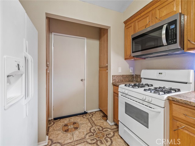 9919 Payne Court, Adelanto CA: https://media.crmls.org/medias/394c7b9b-679b-44d0-9634-5aa08733d75d.jpg