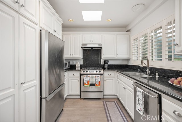 103 Yorktown, Newport Beach CA: https://media.crmls.org/medias/394db717-3e46-420a-ad98-9023ddcd7bf5.jpg