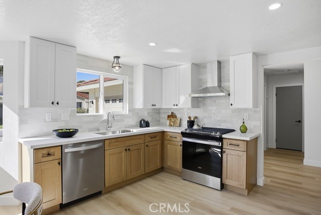 Detail Gallery Image 13 of 52 For 1069 Belleza St, Camarillo,  CA 93012 - 2 Beds | 2 Baths