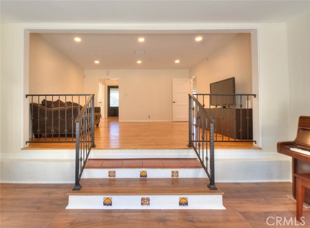 Detail Gallery Image 3 of 25 For 4746 Obispo Ave, Lakewood,  CA 90712 - 4 Beds | 2 Baths