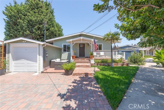 1320 Bush Street, San Diego CA: https://media.crmls.org/medias/39513a94-2a4f-4630-8739-4a8250f2cef7.jpg