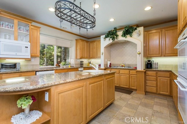 19709 Winged Foot Way, Porter Ranch CA: https://media.crmls.org/medias/39518ef4-1300-4e40-bc6b-9f1f96b8d8e0.jpg