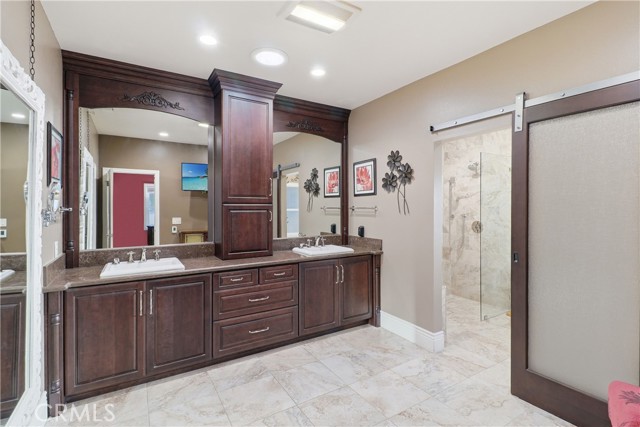 Image 35 of 52 For 16025 Perry Heights