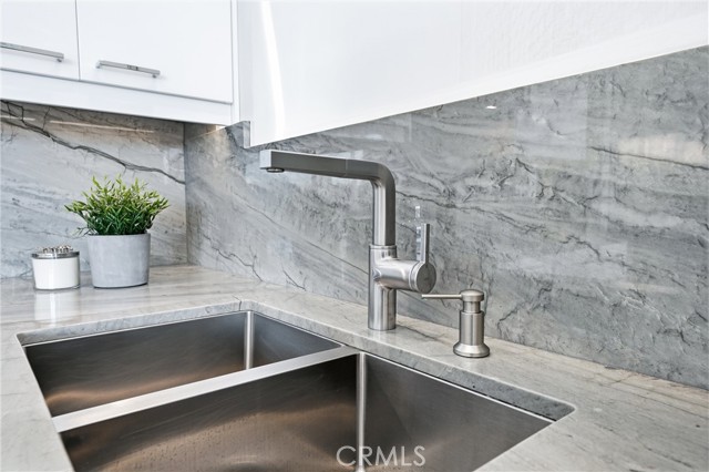 Detail Gallery Image 17 of 70 For 383 Bay Shore #203,  Long Beach,  CA 90803 - 2 Beds | 2 Baths