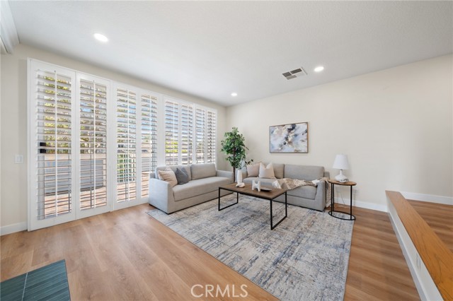 540 Pittsfield Court, Long Beach CA: https://media.crmls.org/medias/395285df-e69b-4c4a-a7e4-2c7a269f3ad1.jpg