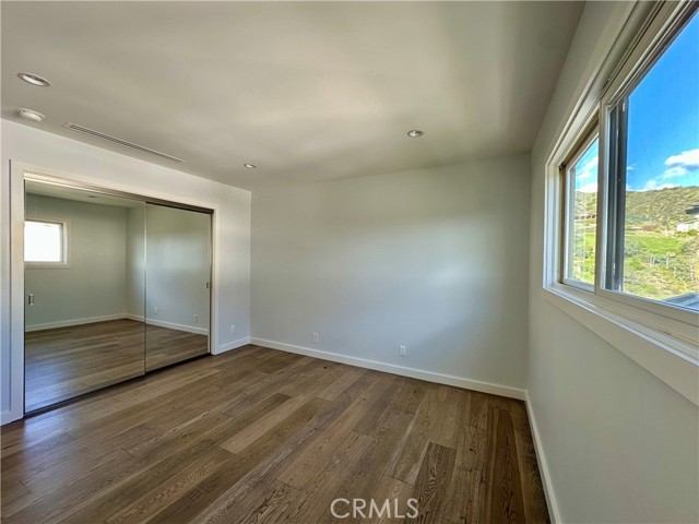 1716 Via La Paz, Burbank CA: https://media.crmls.org/medias/3953869e-0c89-4011-82cb-da40274416c5.jpg
