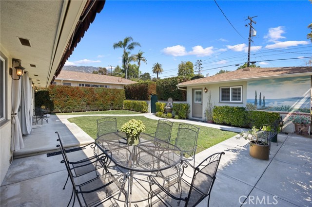 160 Mauna Loa Drive, Monrovia CA: https://media.crmls.org/medias/3953d9a1-72ca-48a6-8da0-2a2238a0939b.jpg
