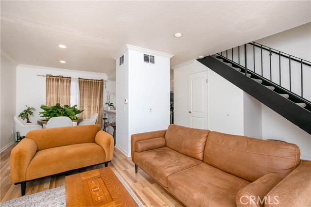 Detail Gallery Image 3 of 18 For 28729 Conejo View Dr, Agoura Hills,  CA 91301 - 2 Beds | 2 Baths