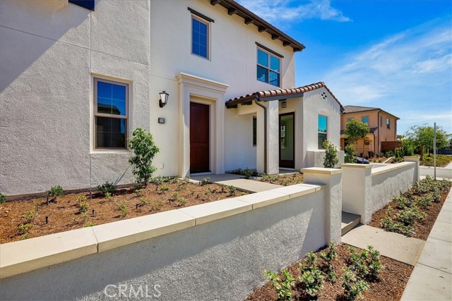 228 Birdseye, Irvine CA: https://media.crmls.org/medias/39544da6-6560-4ee4-b4a3-634c92bcd35a.jpg