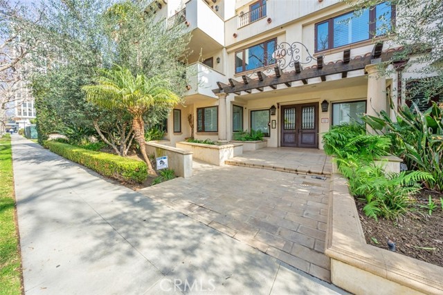Detail Gallery Image 2 of 24 For 140 S Oakhurst Dr #303,  Beverly Hills,  CA 90212 - 2 Beds | 2/1 Baths