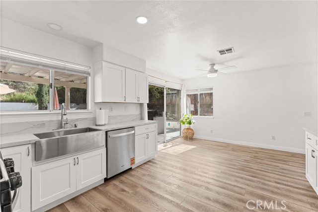 Detail Gallery Image 10 of 54 For 31582 Golden Lion, Temecula,  CA 92591 - 5 Beds | 3 Baths