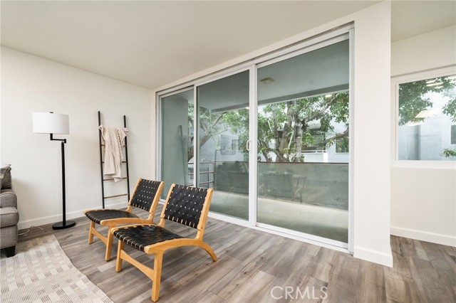 Detail Gallery Image 9 of 22 For 4915 Tyrone #115,  Sherman Oaks,  CA 91423 - 1 Beds | 1/1 Baths