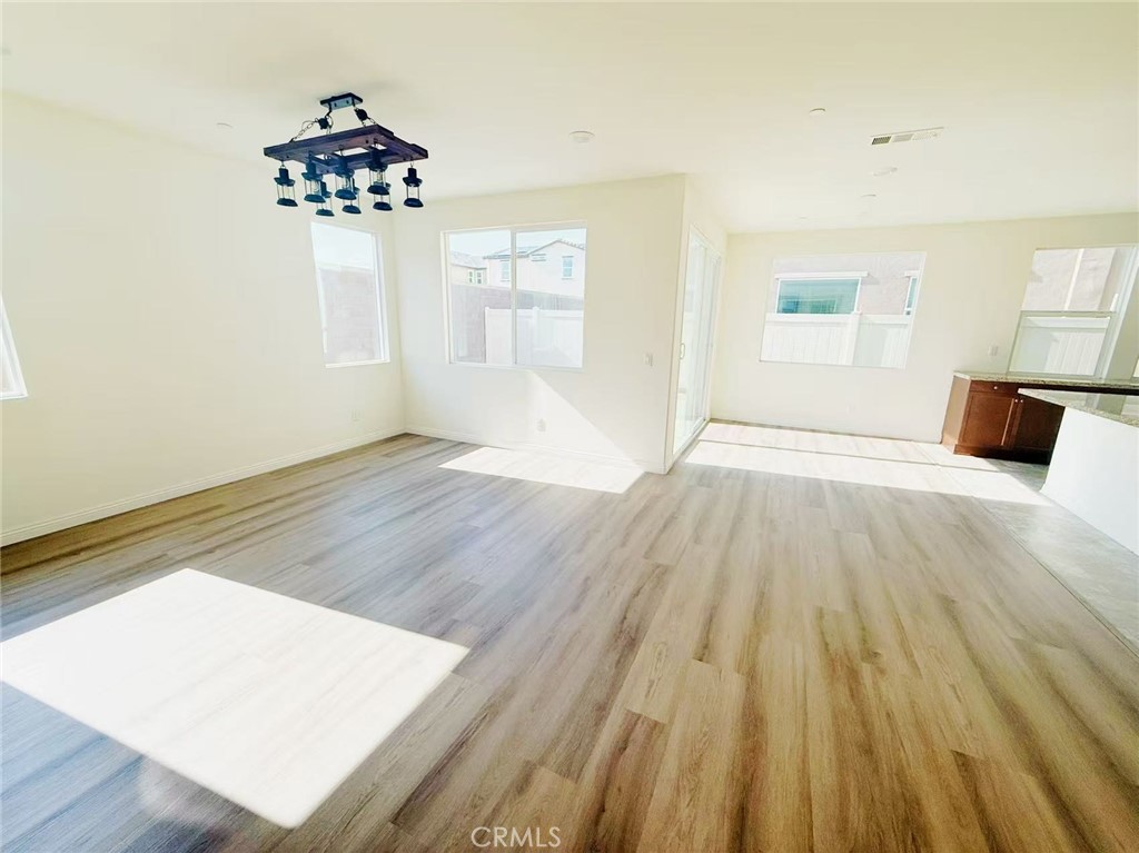 MLS #OC25094836 img 3