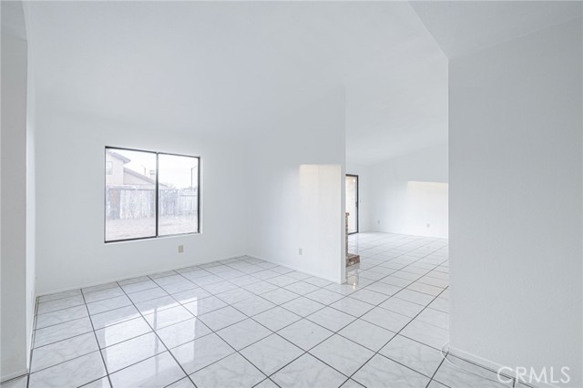 Detail Gallery Image 13 of 34 For 38659 Angele Trumpet Ct, Palmdale,  CA 93550 - 3 Beds | 2 Baths