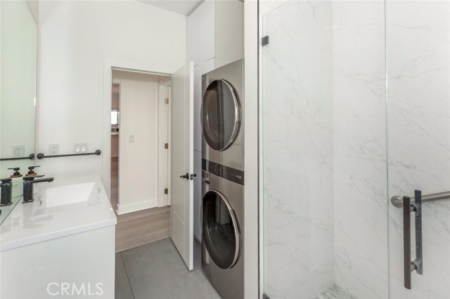 Detail Gallery Image 21 of 22 For 12818 Arminta St, North Hollywood,  CA 91605 - 3 Beds | 3 Baths