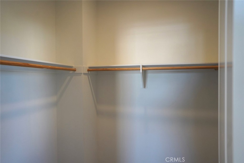 https://media.crmls.org/medias/395889e2-55bc-4d5b-836e-a8170c365f5e.jpg?preset=X-Large