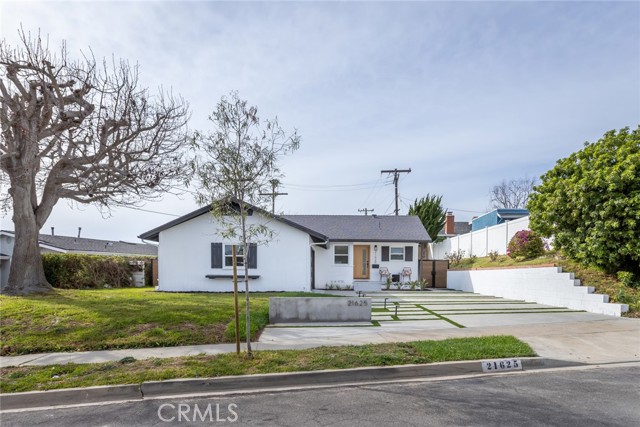 Detail Gallery Image 4 of 35 For 21625 Bernice Ave, Torrance,  CA 90503 - 3 Beds | 2 Baths