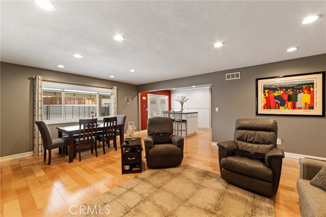 8710 Larkin Court, Riverside CA: https://media.crmls.org/medias/39597afc-850b-4aca-816f-0cb1641c447e.jpg