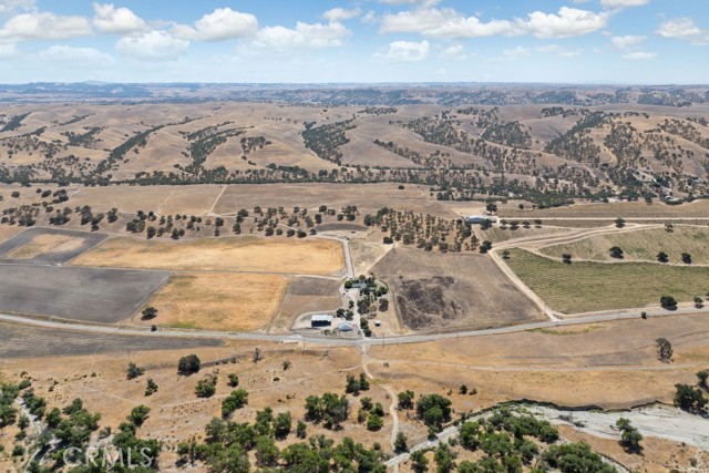 75429 Indian Valley Road, San Miguel CA: https://media.crmls.org/medias/3959d102-8fbd-4e1a-b54c-99b51cf0e8a1.jpg