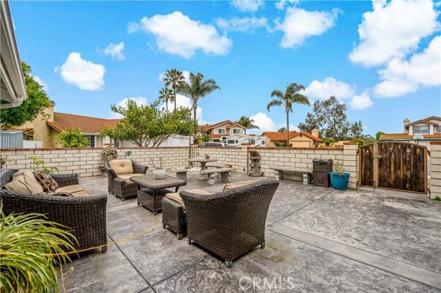 Detail Gallery Image 11 of 38 For 693 Picacho Ct, Oceanside,  CA 92057 - 3 Beds | 2 Baths