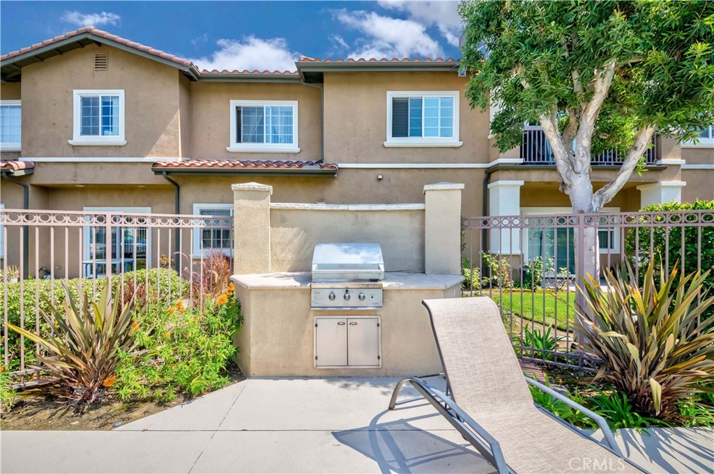 17760 Independence Lane