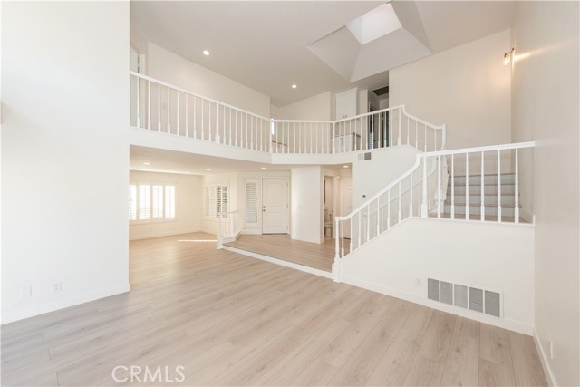 45 Cedarlake, Irvine CA: https://media.crmls.org/medias/395aed1f-37c8-46f6-94d3-1393f5346851.jpg