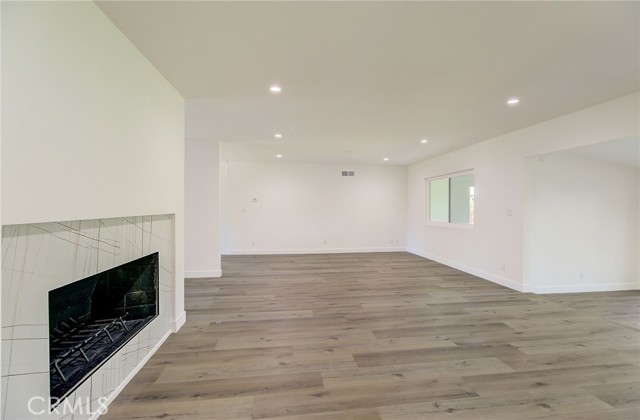 11200 Jellico Avenue, Granada Hills CA: https://media.crmls.org/medias/395ba77d-5ee6-47fe-a9a9-a73f5d6b3b9d.jpg