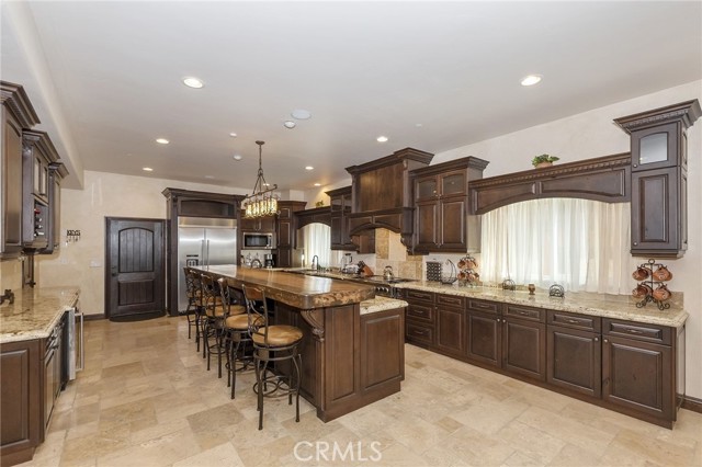 Detail Gallery Image 7 of 21 For 216 Alp Ct, Big Bear Lake,  CA 92315 - 5 Beds | 7 Baths