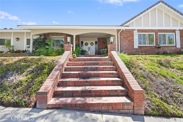 19250 Clymer Street, Porter Ranch CA: https://media.crmls.org/medias/395d1e90-2fd6-46c6-8775-76d272381b89.jpg