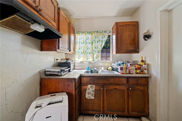 Detail Gallery Image 9 of 13 For 1033 E Poppy St, Compton,  CA 90221 - – Beds | – Baths