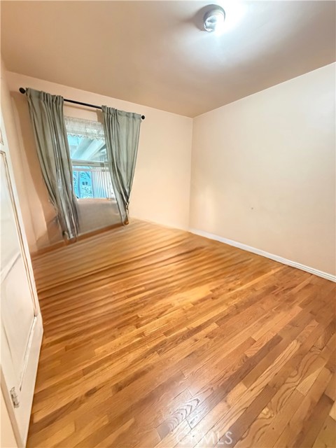 Detail Gallery Image 9 of 10 For 17451 Tulsa, Granada Hills,  CA 91344 - 5 Beds | 3 Baths