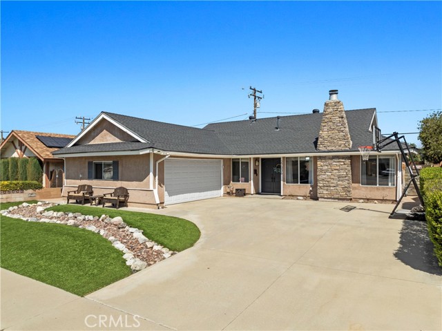 Detail Gallery Image 1 of 36 For 27036 Langside Ave, Canyon Country,  CA 91351 - 5 Beds | 2 Baths