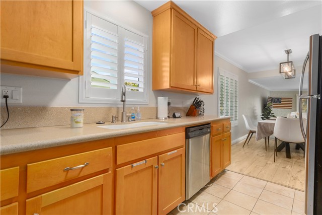 Detail Gallery Image 6 of 31 For 1321 Beryl St #101,  Redondo Beach,  CA 90277 - 3 Beds | 2/1 Baths