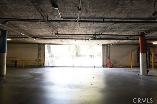 570 W Stocker Street, Glendale CA: https://media.crmls.org/medias/395f39d3-0a73-468d-a83f-ce17ca0ed813.jpg