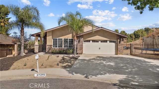 Detail Gallery Image 1 of 1 For 27295 via Marcia, Saugus,  CA 91350 - 4 Beds | 2 Baths