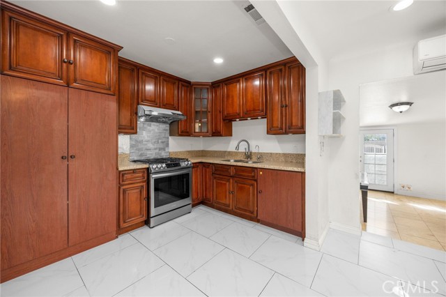 Detail Gallery Image 11 of 45 For 1414 E Thackery, West Covina,  CA 91791 - 4 Beds | 2 Baths