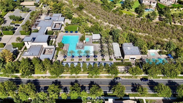 68 Chasma, Irvine CA: https://media.crmls.org/medias/395ff8f3-0287-4bbf-b666-c60dbd4ebf59.jpg