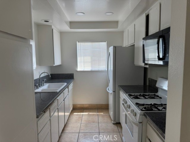 Detail Gallery Image 2 of 8 For 149 W 6th St, San Bernardino,  CA 92401 - 2 Beds | 2 Baths