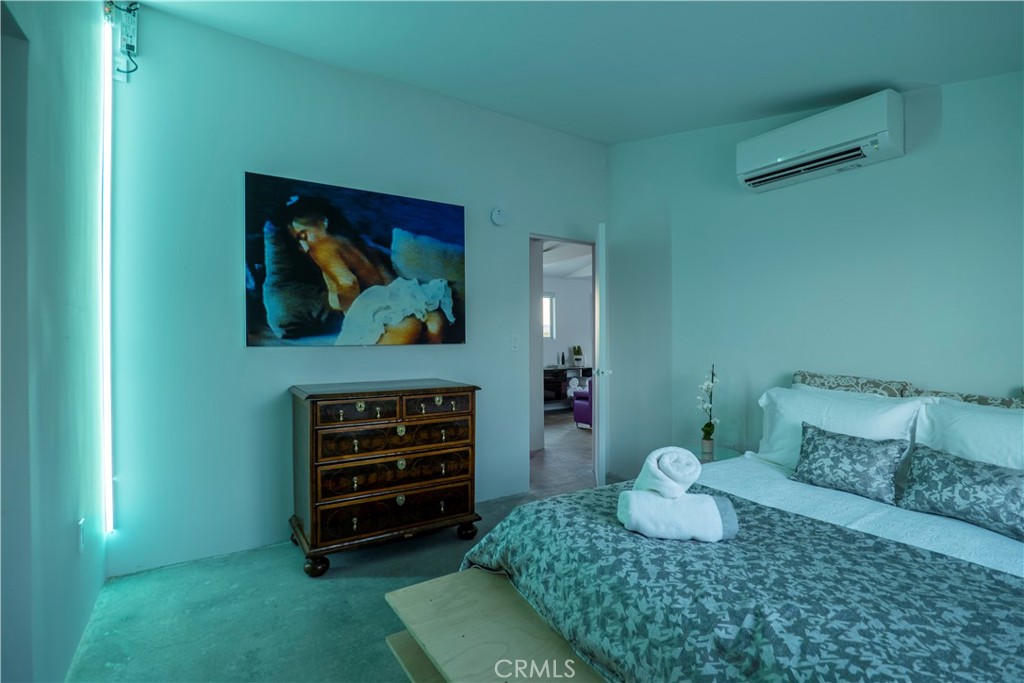 https://media.crmls.org/medias/3960b323-1223-469e-81ed-67cb1fa60838.jpg?preset=X-Large