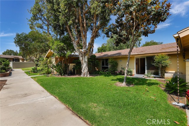 Detail Gallery Image 29 of 34 For 141 Avenida Majorca #B,  Laguna Woods,  CA 92637 - 2 Beds | 1/1 Baths