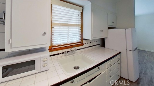 519 Poppy Avenue, Corona del Mar CA: https://media.crmls.org/medias/39613c7a-b488-4299-bf87-ca02f88bbe29.jpg