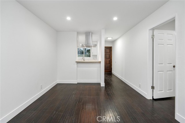 217 43rd Street, Manhattan Beach CA: https://media.crmls.org/medias/39614299-f4d4-424d-bd65-23a5e3f6425b.jpg